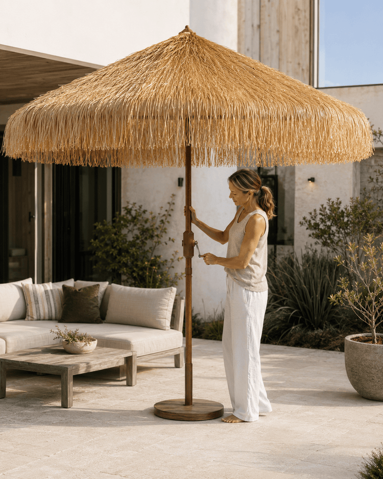 Hula 275cm MARKET Umbrella with crank lift - Raffia Thatch - Beachkit